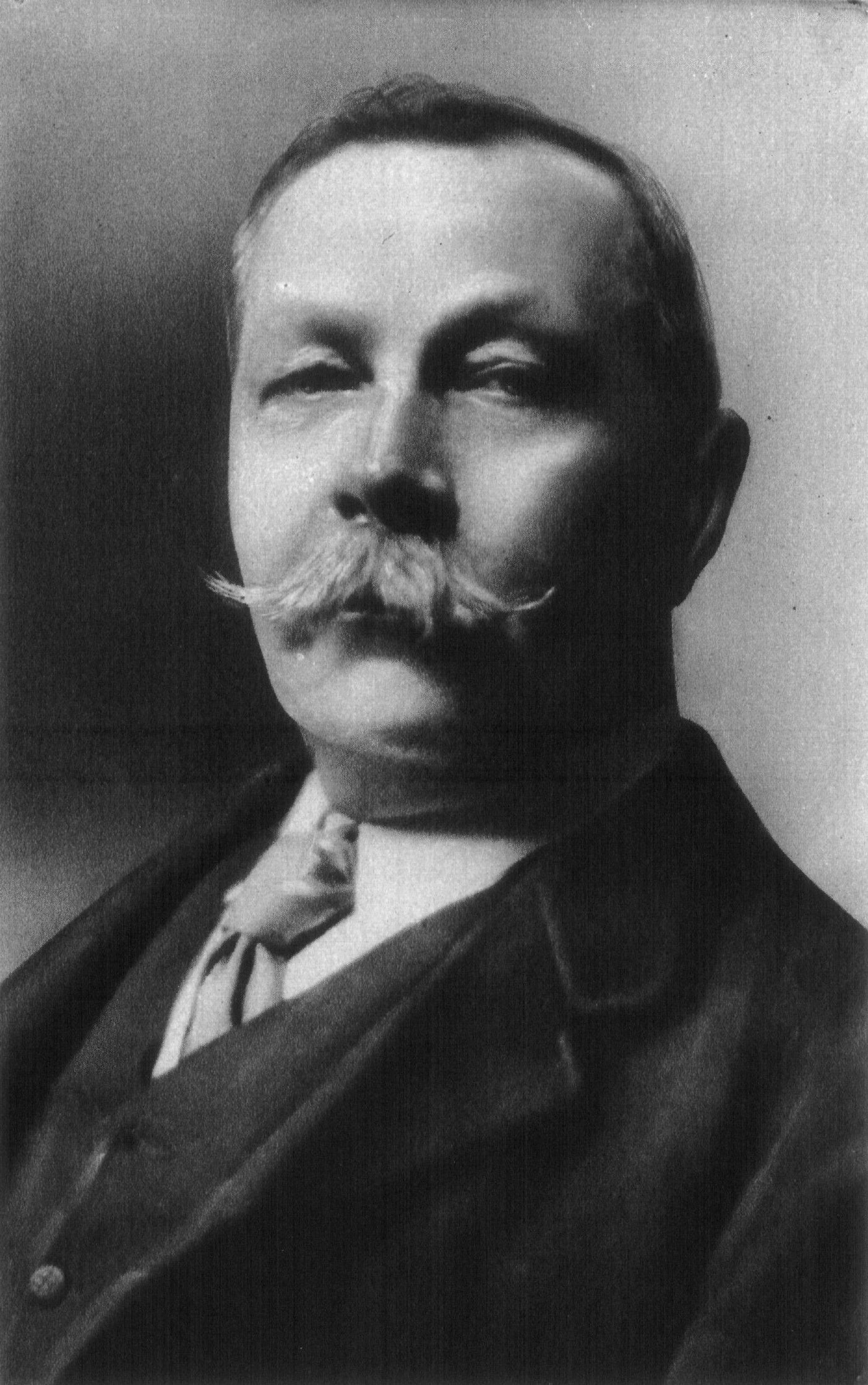 Photo of Arthur Conan Doyle