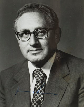 Item #304887 Photograph, Signed. Henry Kissinger