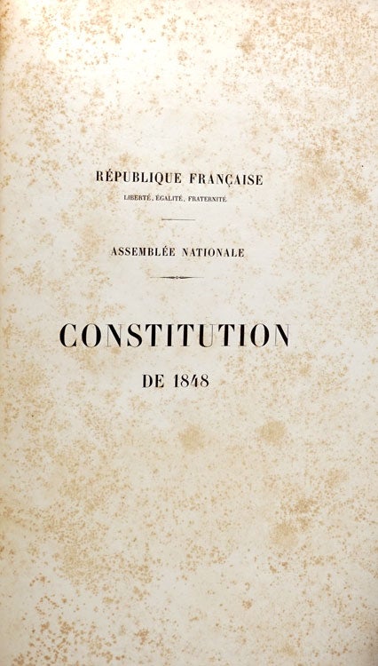 Constitution de la République Française précédée des rapports et decrets qui y sont relatifs
